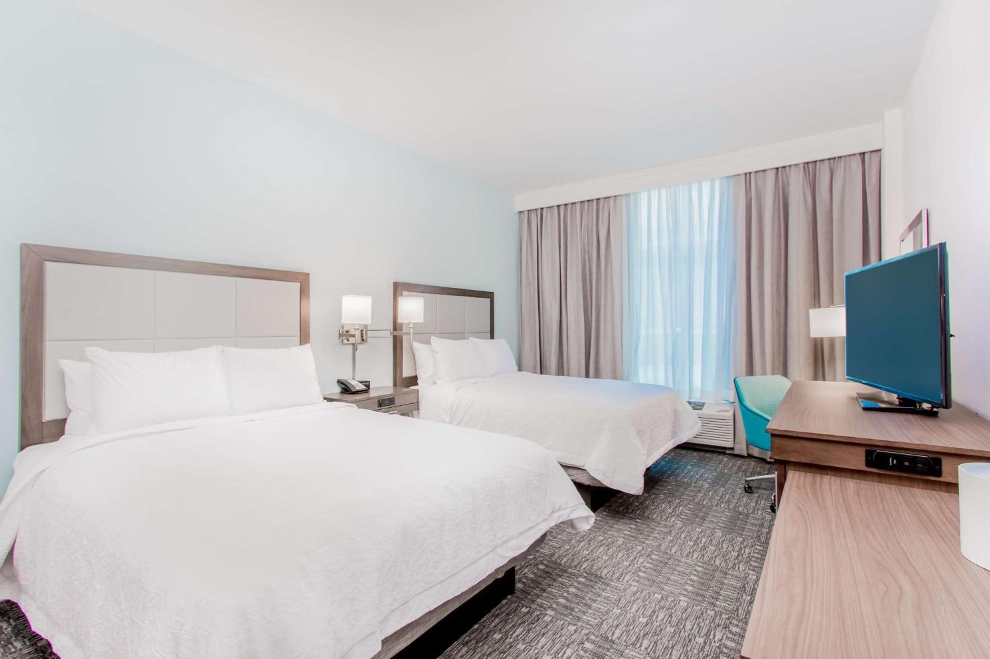 Hampton Inn & Suites Panama City Beach-Beachfront Buitenkant foto